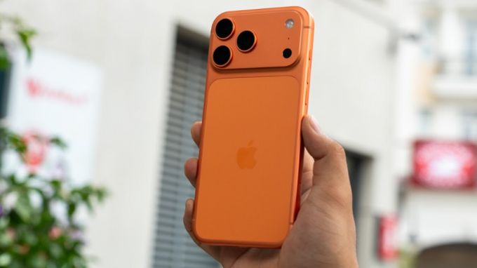 Thiết kế plateau camera mới trên iPhone 17 Pro Max 1TB bản Mỹ
