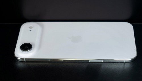 iPhone Air có thật sự thất bại? Báo cáo mới tiết lộ điều bất ngờ về doanh số