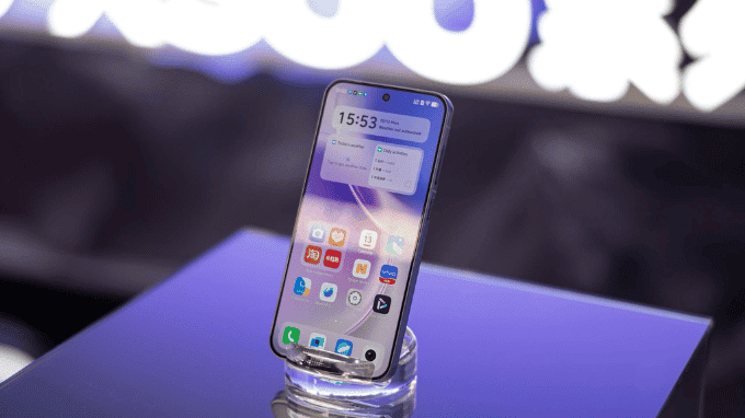 Vivo X300 Pro cung cấp màn hình OLED sáng rực
