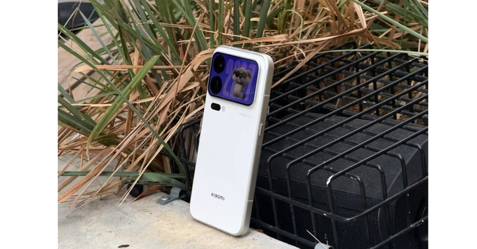 Xiaomi 18 Pro thiết kế thanh thoát, tạo cảm giác sang trọng trong từng chi tiết.