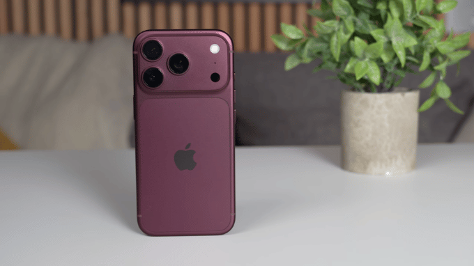 iPhone 18 Pro có thiết kế chắc chắn và gọn tay