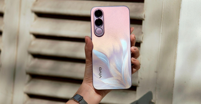 Vivo V70 FE 5G là khoản đầu tư dài hạn trọn vẹn 4 năm đại học với camera khủng 200MP và viên pin BlueVolt 7.000mAh bền bỉ.