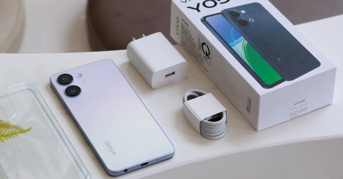 Vivo Y05 đem lại trải nghiệm vuốt chạm cực trơn tru nhờ trang bị màn hình 120Hz hiếm hoi cùng viên pin 6500mAh dẫn đầu phân khúc giá rẻ.