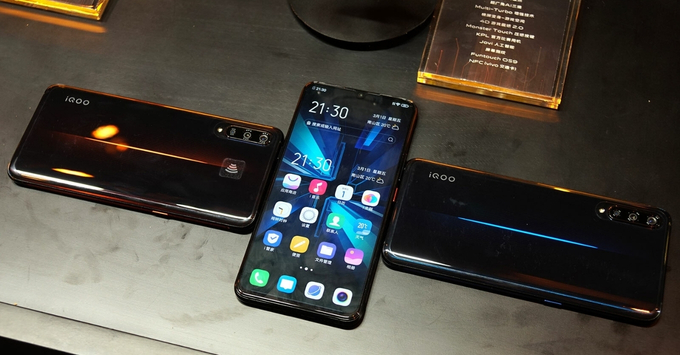 Vivo T và iQOO mang hiệu năng vượt tầm giá với chip Snapdragon/Dimensity mạnh mẽ, đáp ứng trọn vẹn đam mê leo rank của các bạn trẻ.