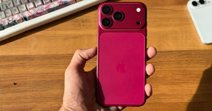 Màu Dark Cherry trên iPhone 18 Pro – Sự hòa quyện giữa nét bí ẩn và đẳng cấp.