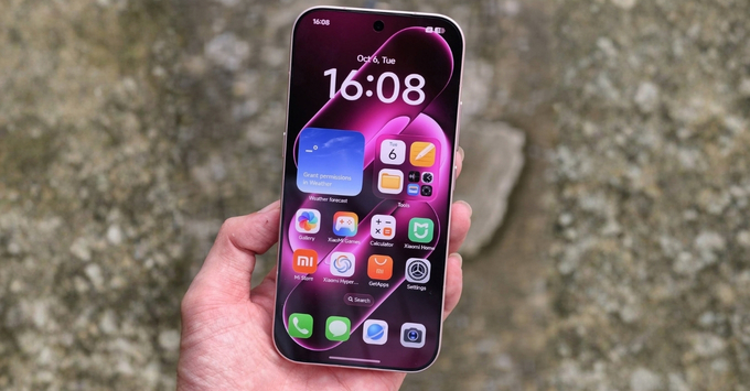 Màn hình phụ mặt lưng độc bản - Một điểm nhấn sáng tạo của Xiaomi 18 Pro.