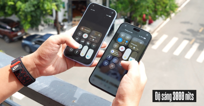 Trải nghiệm cầm nắm hai tay khi chơi game trên iPhone 18 Pro vs iPhone 18 Pro Max