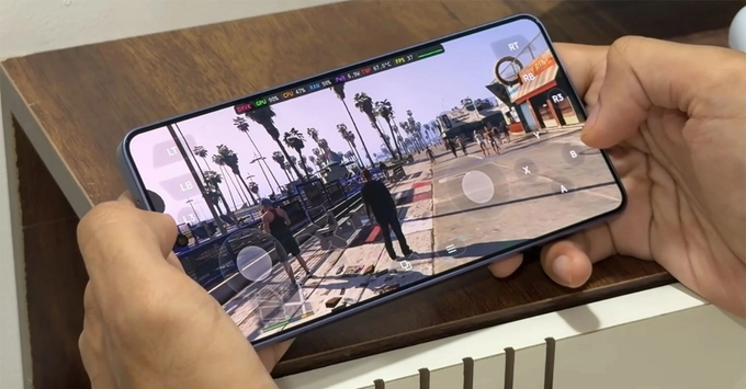 GPU Adreno 850 trên iQOO 16 giúp duy trì biểu đồ FPS ổn định tuyệt đối và mượt mà hơn ở mức 165Hz.