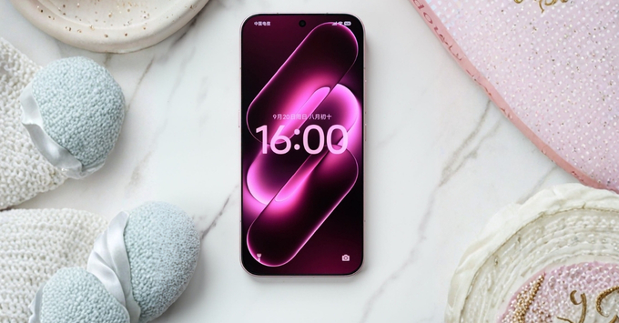 Màn hình LTPO 68 tỷ màu của Xiaomi 18 Pro cho độ sâu màu chuẩn xác và viền bezel siêu mỏng đạt tỷ lệ hiển thị 91.8%.