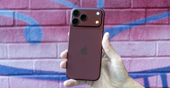 Phiên bản 2TB biến iPhone thành studio di động với khả năng lưu trữ không giới hạn.