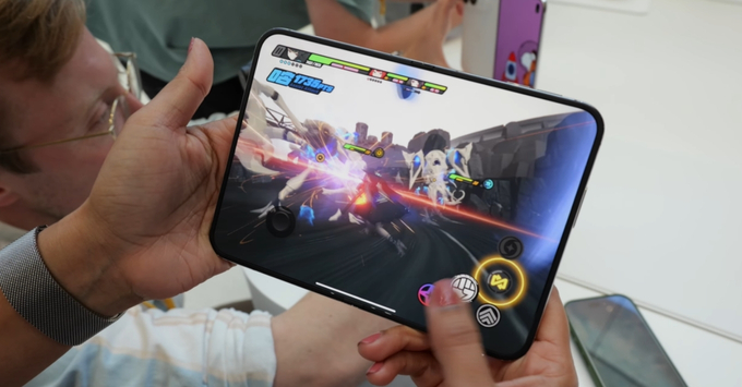 iPhone Duo 1TB biến thiết bị thành công cụ sáng tạo nội dung chuyên nghiệp, thoải mái quay dựng video 4K Apple Log không giới hạn.