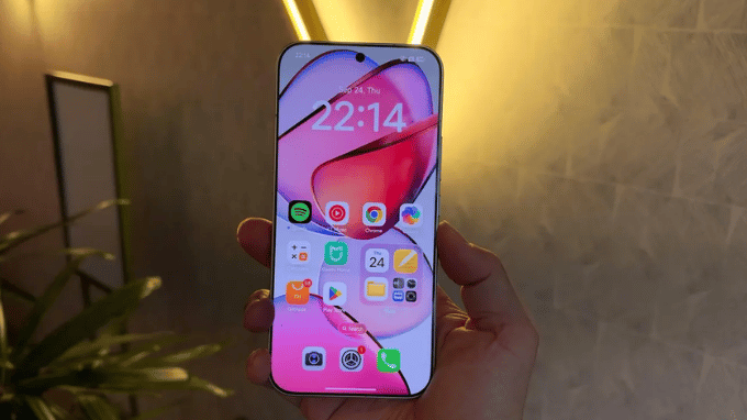 Màn hình Xiaomi 18 Pro Max rộng và đa dụng