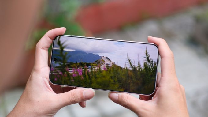 Màn hình của Oppo Find X10 Pro Max sở hữu kích thước 6.78 inch