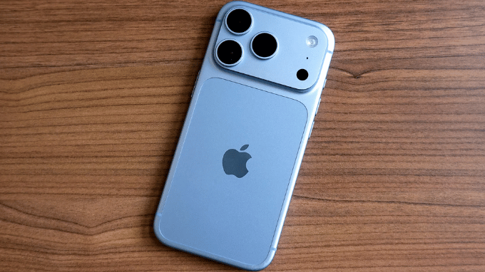 iPhone 18 Pro Max cho cảm giác cầm chắc chắn