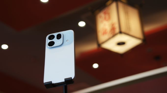 OPPO Find X10 sở hữu thiết kế bền bỉ