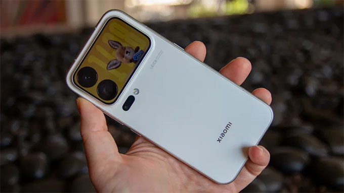 Xiaomi 18 Pro Max với thiết kế màn hình phụ mặt lưng