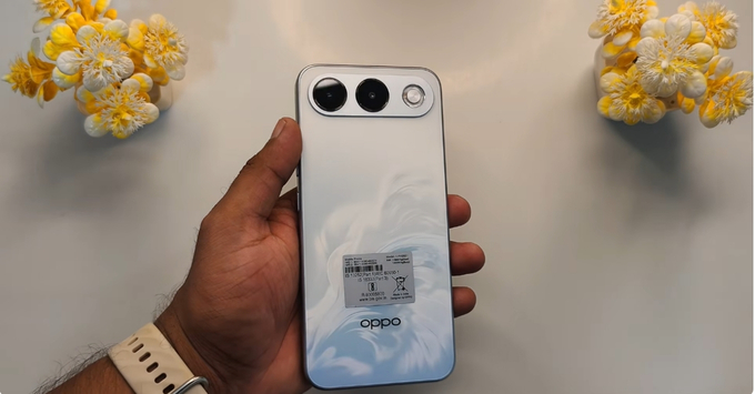 Oppo F35 5G: Sạc nhanh 100W – giải pháp cho người dùng bận rộn.