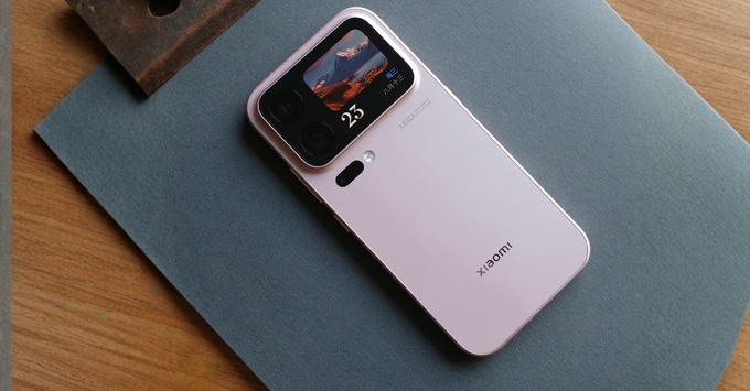 Xiaomi 18 Pro Max luôn sẵn sàng năng lượng với công nghệ sạc nhanh 100W và sạc không dây 50W