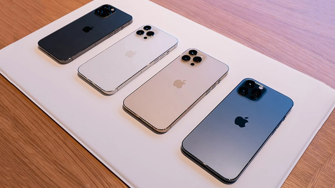 Trên tay iPhone 12 mini và iPhone 12 Pro Max