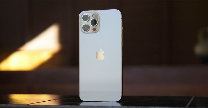 Màn hình iPhone 12 Pro Max đạt điểm A+ trên DisplayMate, phá vỡ 11 kỷ lục