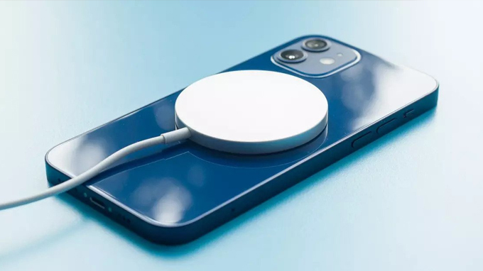 iPhone 12 series ra mắt năm nay được đi kèm với công nghệ sạc MagSafe khá tiện lợi
