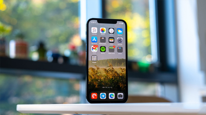 Màn hình iPhone 12 có kích thước 6.1 inch