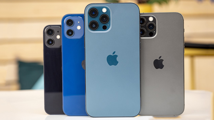 iPhone 12 Pro và iPhone 12 Pro Max khác biệt về kích thước thân máy