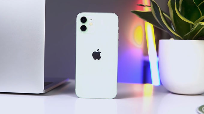 Thiết kế iPhone 12 256GB cũ mang đến sự nam tính nhờ khung viền vát phẳng