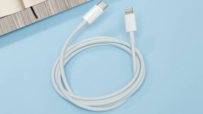 Dây sạc nhanh cho iPhone 14