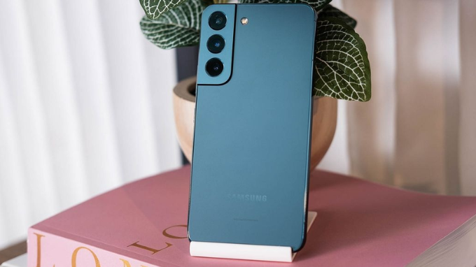 Galaxy S22 Plus 5G 8GB|128GB thiết kế tinh gọn
