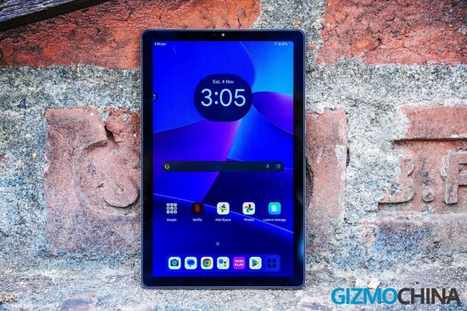 Hệ thống camera đơn 8MP và pin đủ đùng với dung lượng 7.040mAh