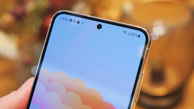 So sánh iPhone 15, Galaxy S23 và Pixel 8 dung lượng pin và sạc Samsung Galaxy S23