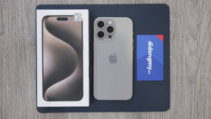 iPhone 15 Pro Max 256GB LL/A áp dụng khung viền Titan