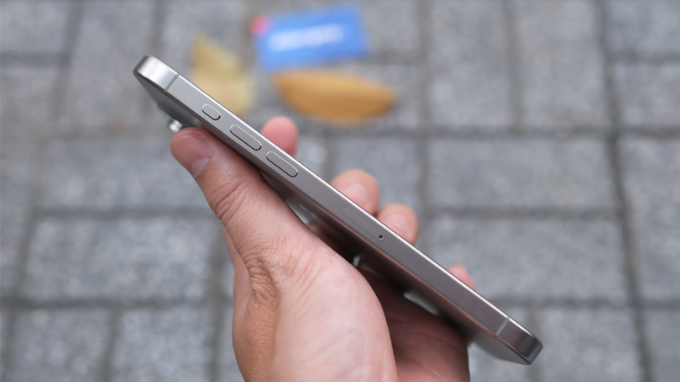 iPhone 15 Pro Max trang bị cổng USB C và Action Button mới