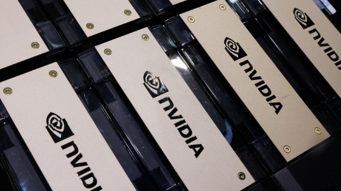 Nvidia đạt doanh thu kỷ lục trong quý 3 năm 2023, "gã khổng lồ" công nghệ sống dậy