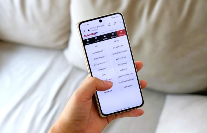 3. Trả lời email, tin nhắn từ màn hình ngoài không cần mở máy