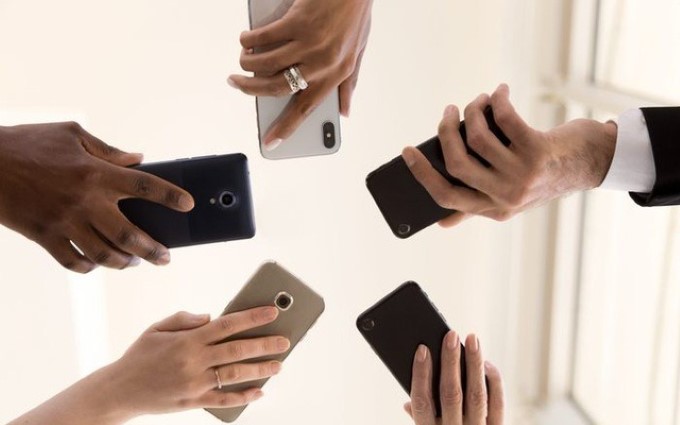 Thị trường smartphone toàn cầu có dấu hiệu phục hồi sau hai năm suy giảm