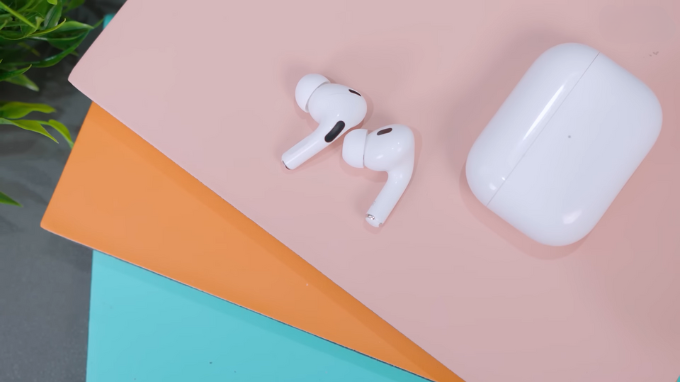 Thời lượng pin ấn tượng của AirPods Pro 2