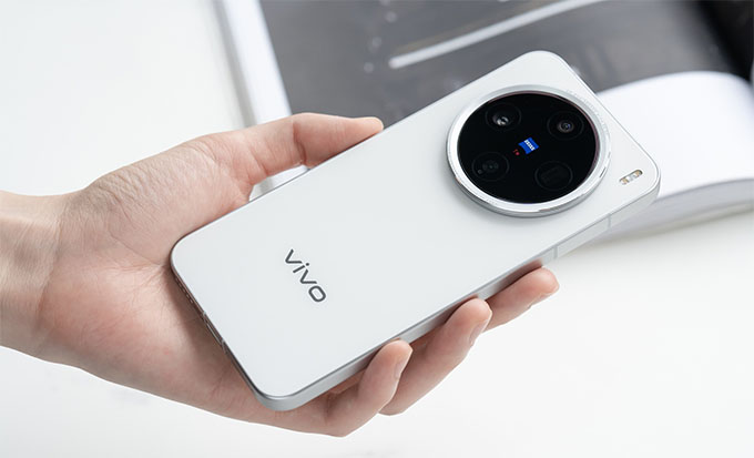 Vivo X200 Pro mini có thiết kế mỏng và nhẹ hơn