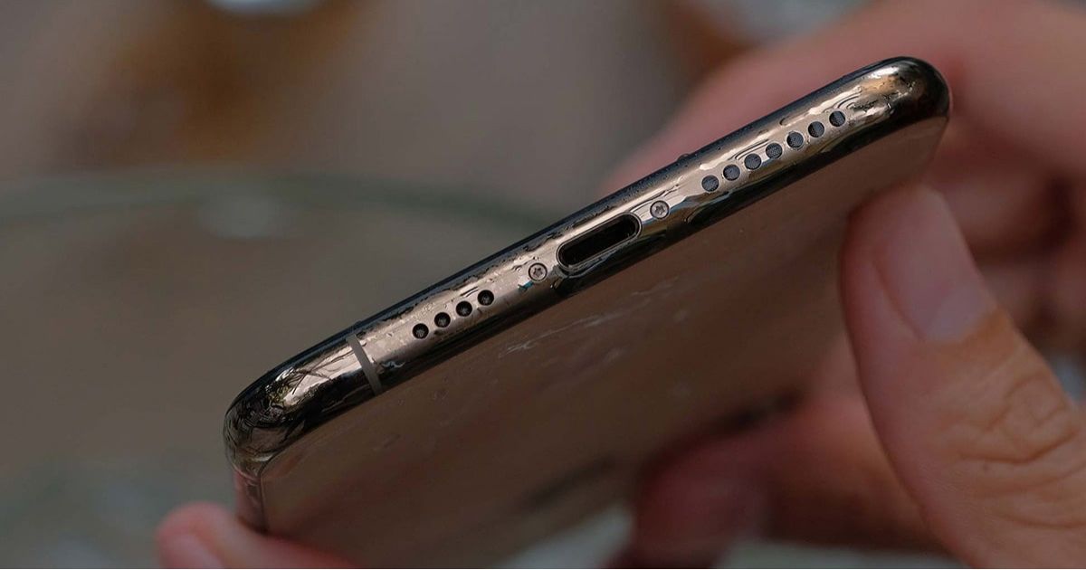 Cách đẩy nước ra khỏi loa trên iPhone nhanh chóng và an toàn