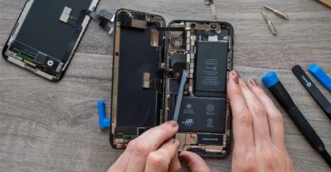 Độ pin iPhone là gì? Lợi ích 1, rủi ro 10 - có nên mạo hiểm?