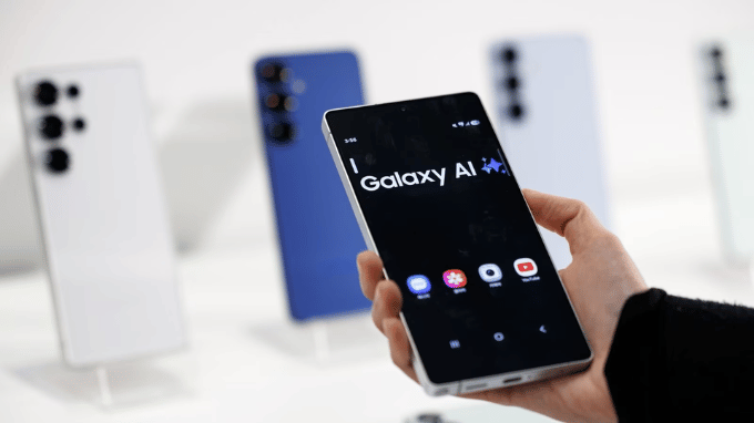 Galaxy AI thế hệ mới với khả năng dịch thuật và gợi ý thông minh