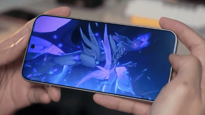 Màn hình OnePlus 15 với tần số quét 165Hz mang đến độ mượt mà đỉnh cao