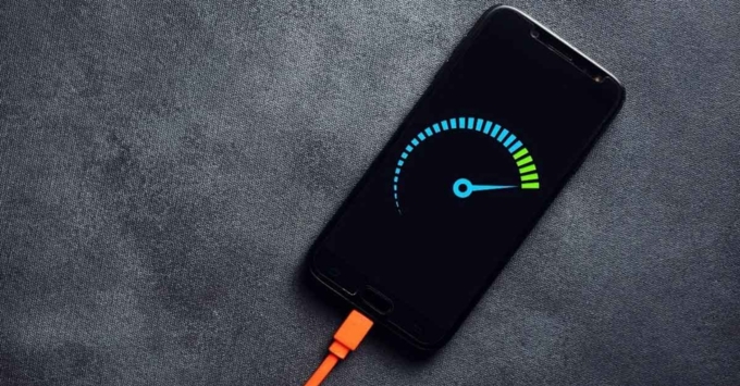 Các nguyên nhân chính gây ra tình trạng quá nhiệt bộ sạc do Lạm dụng sạc nhanh không đúng cách