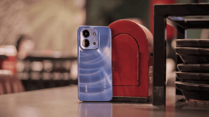 Redmi 15C với thiết kế màu sắc trẻ trung và chuẩn chống nước IP64