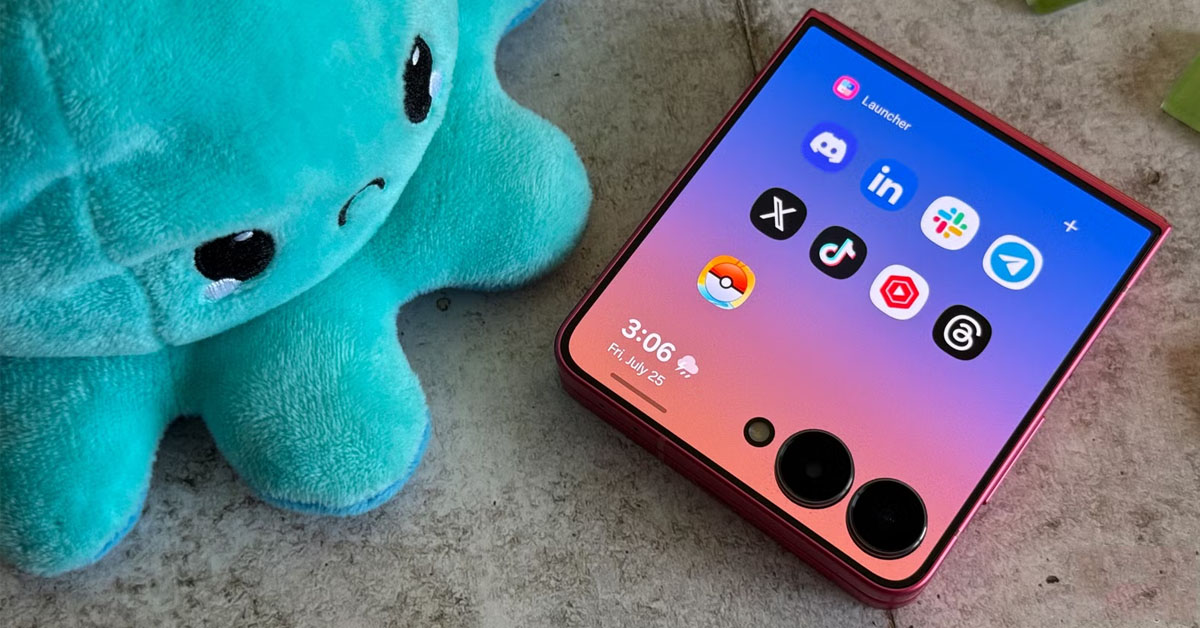 iPhone Fold gấp áp lực: Galaxy Z Flip 8 sẽ lột xác hoàn toàn về thiết kế