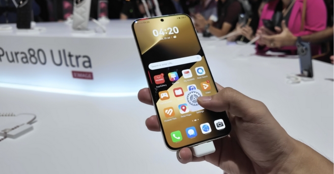 Màn hình Vivo X300 Pro vs Huawei Pura 80 Ultra sử dụng có mượt mà không?