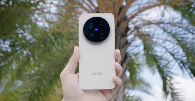 So sánh thiết kế Vivo X300 Pro và Huawei Pura 80 Ultra có điểm nhấn gì nổi bật?