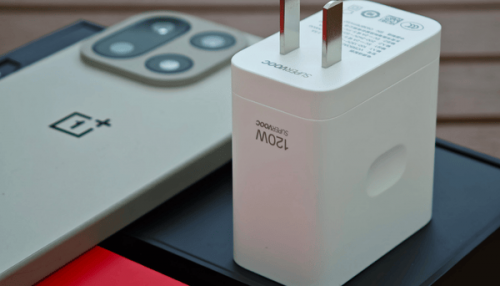 OnePlus 15 sạc nhanh gấp đôi iPhone 17 Pro Max: Vượt trội hay rủi ro tuổi thọ pin?