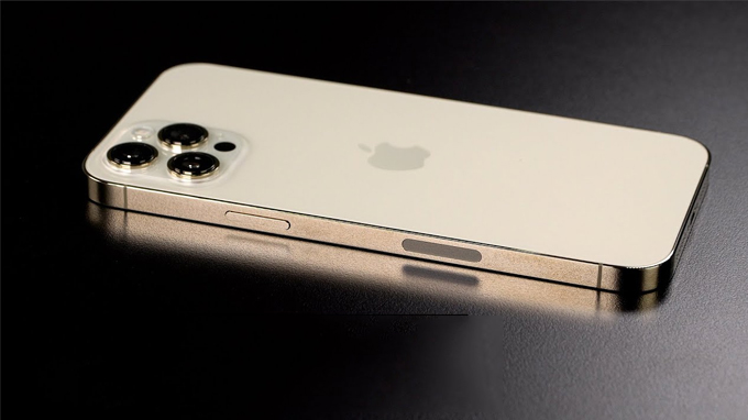 Thiết kế iPhone 12 Pro Max và Galaxy S21 Ultra